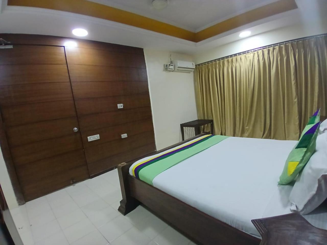 היידראבד Blossom Rooms Hotel Vashishtha - Free Lunch Or Dinner- Free Breakfast מראה חיצוני תמונה